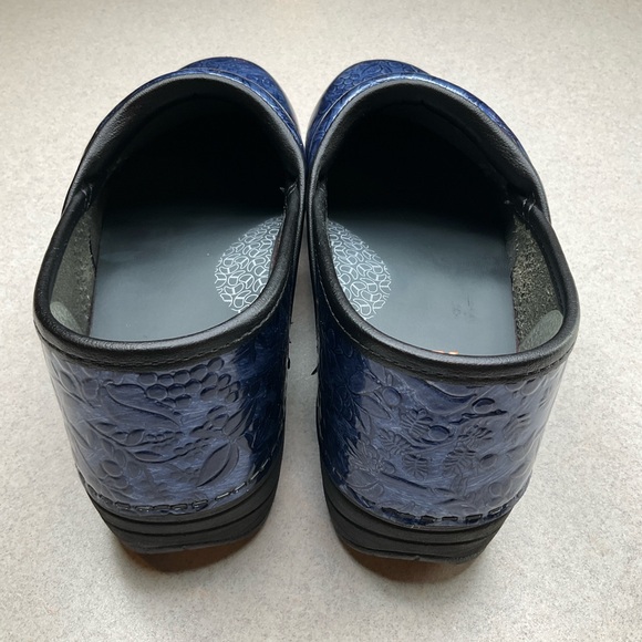 Dansko XP 2.0 Professional Clog 37 Patent Navy Blue Embossed Floral - Picture 5 of 10